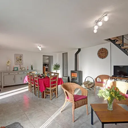 Paisible 3 Avec Cheminee Et Animaux Admis - Fr-1-496-221 Regny